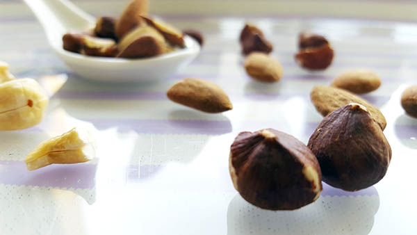 Les oléagineux comme les noisettes, les noix de cajou et les amandes sont excellents à consommer pour un goûter équilibré riche en nutriments