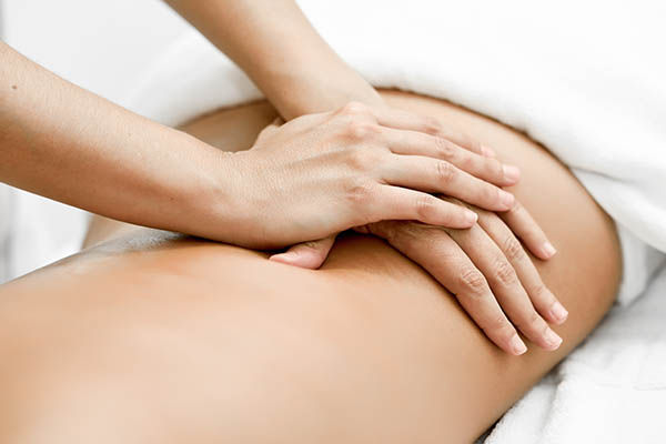 Le massage est un moment de bien-être qui permet à la peau d'activer tous ses récepteurs sensoriels grâce au toucher